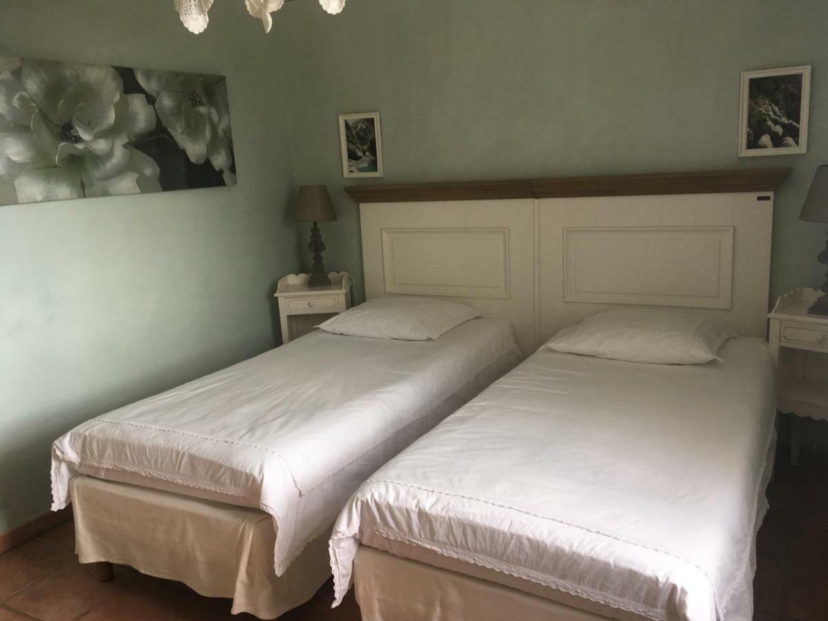 La Ferme Du Petit Segries Bed And Breakfast Moustiers-Sainte-Marie Bagian luar foto